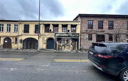 ALTUNİZADE' DE CADDE ÜZERİ, TABELA DEĞERİ YÜKSEK-DEVREN KİRALIK