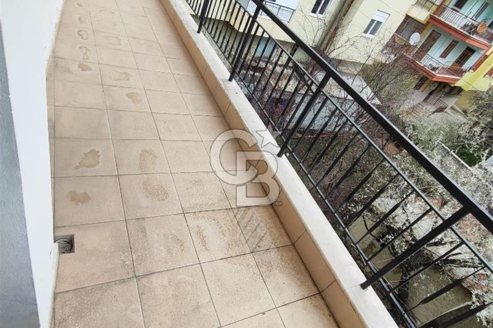 Korkuteli Merkez Uzunoluk'ta Satılık 2+1 Katta,Ayrı Mutfak