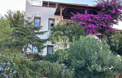 Bodrum Akyarlar'da Deniz Manzaralı 3+1 Dubleks Villa