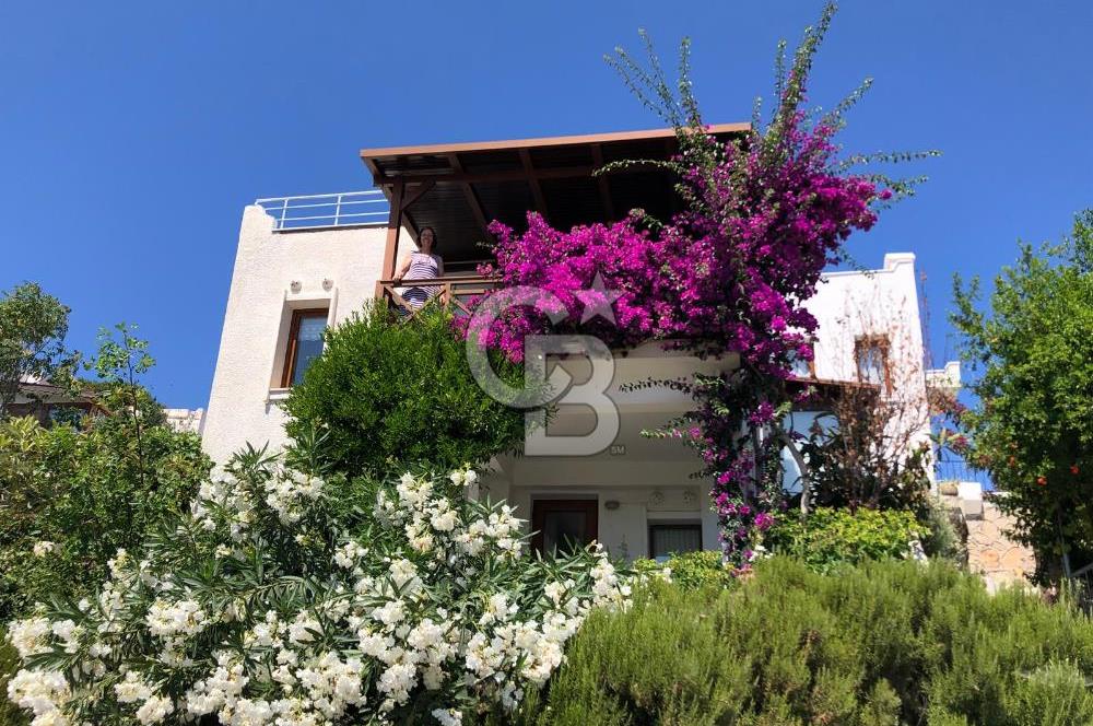 Bodrum Akyarlar'da Deniz Manzaralı 3+1 Dubleks Villa