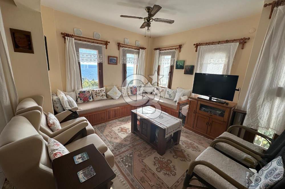 Bodrum Akyarlar'da Deniz Manzaralı 3+1 Dubleks Villa