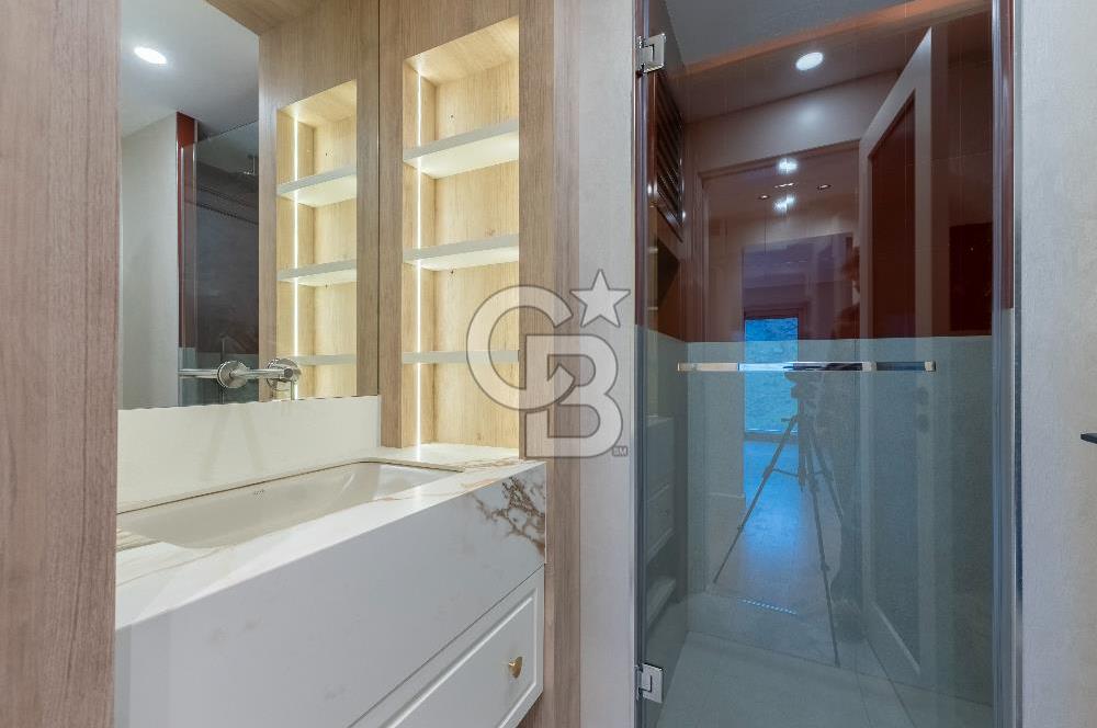 Karşıyaka 360 Sitesi Yüksek Vadi Evlerinde Büyük Tip Satılık 4+1