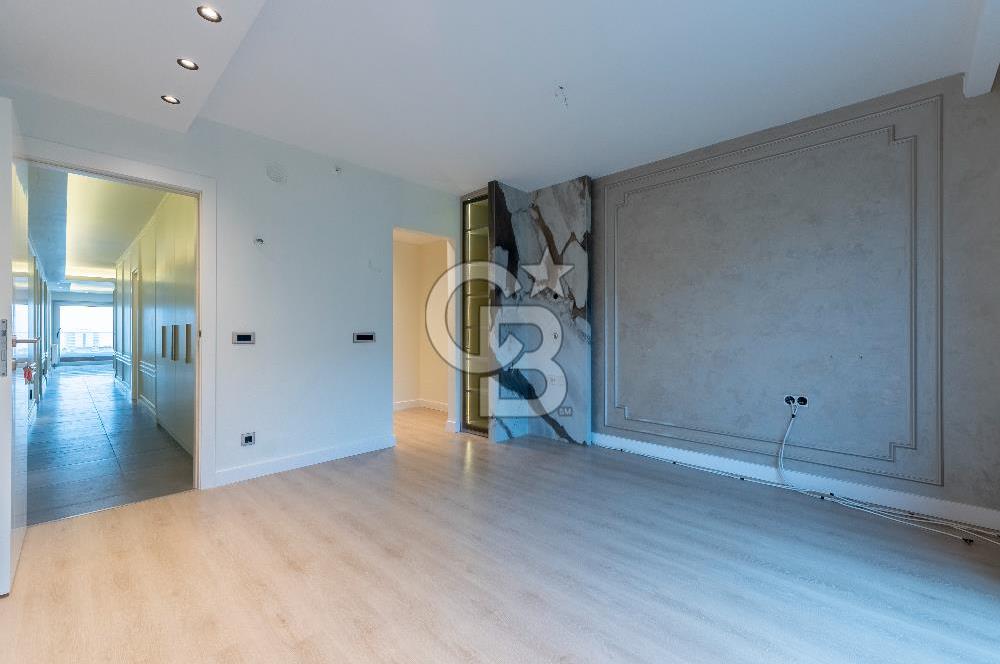 Karşıyaka 360 Sitesi Yüksek Vadi Evlerinde Büyük Tip Satılık 4+1