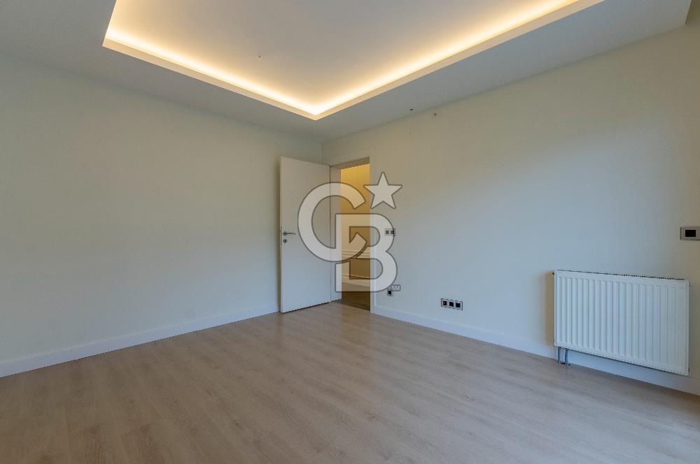 Karşıyaka 360 Sitesi Yüksek Vadi Evlerinde Büyük Tip Satılık 4+1