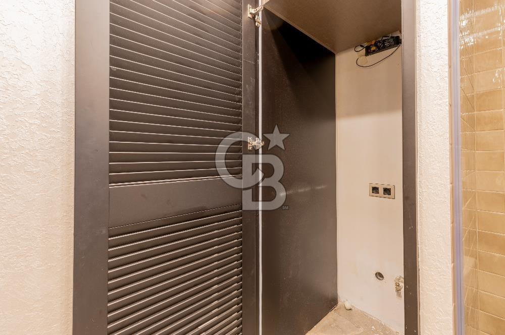 Karşıyaka 360 Sitesi Yüksek Vadi Evlerinde Büyük Tip Satılık 4+1