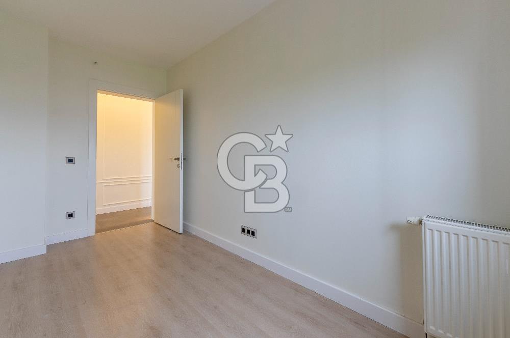 Karşıyaka 360 Sitesi Yüksek Vadi Evlerinde Büyük Tip Satılık 4+1