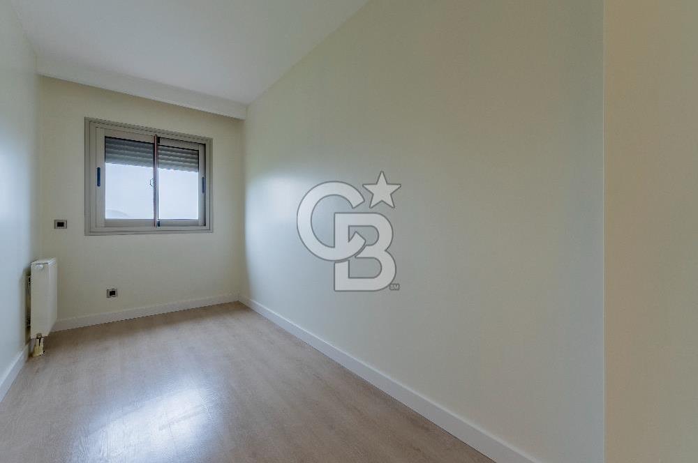 Karşıyaka 360 Sitesi Yüksek Vadi Evlerinde Büyük Tip Satılık 4+1