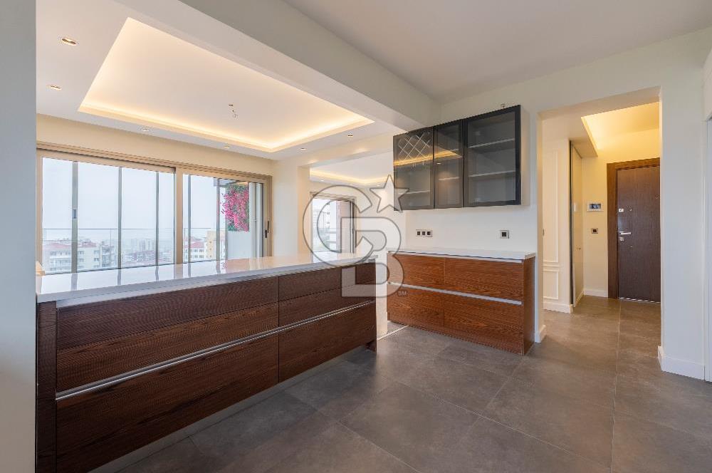 Karşıyaka 360 Sitesi Yüksek Vadi Evlerinde Büyük Tip Satılık 4+1