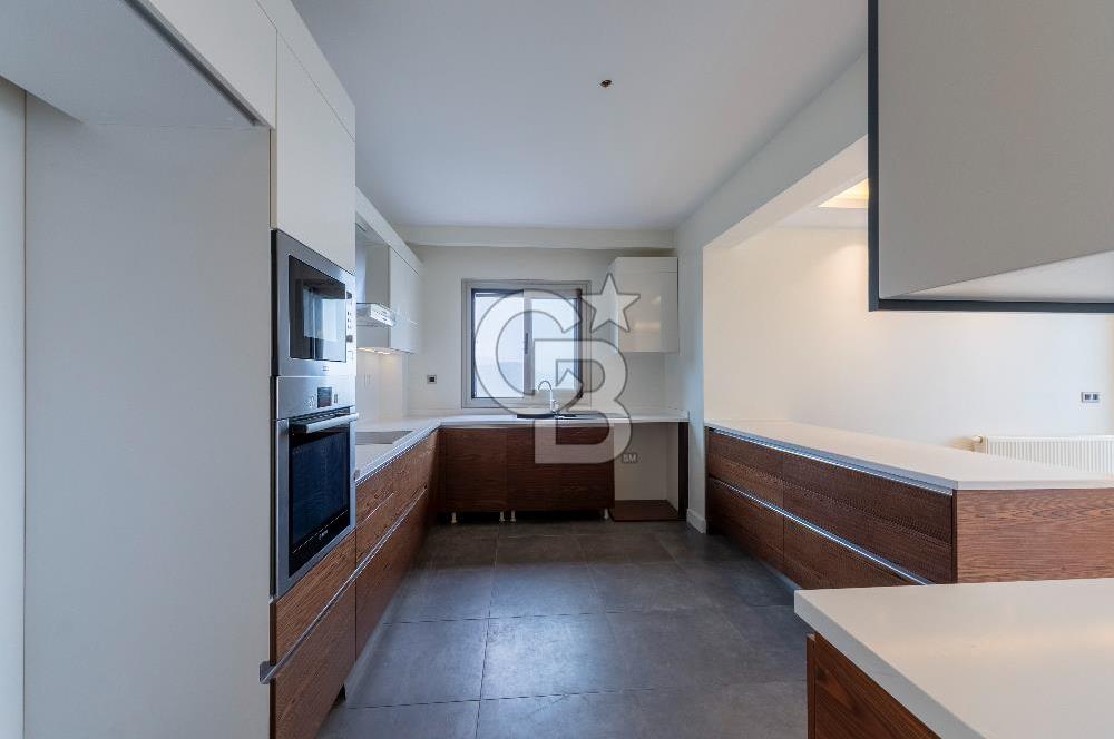 Karşıyaka 360 Sitesi Yüksek Vadi Evlerinde Büyük Tip Satılık 4+1