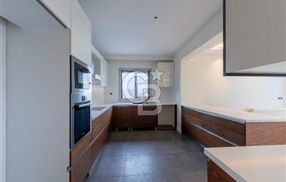 Karşıyaka 360 Sitesi Yüksek Vadi Evlerinde Büyük Tip Satılık 4+1