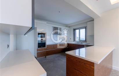 Karşıyaka 360 Sitesi Yüksek Vadi Evlerinde Büyük Tip Satılık 4+1