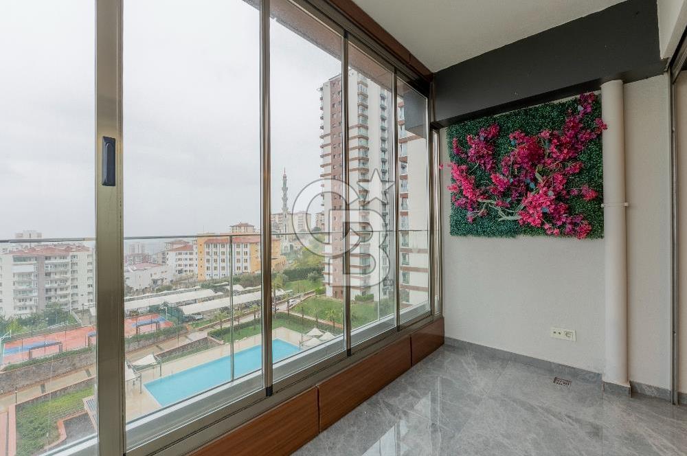 Karşıyaka 360 Sitesi Yüksek Vadi Evlerinde Büyük Tip Satılık 4+1