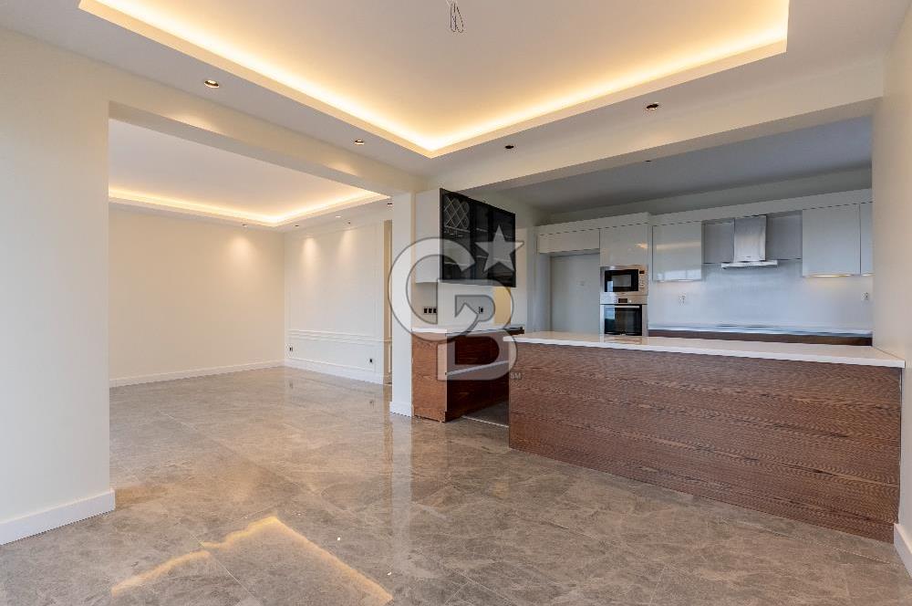 Karşıyaka 360 Sitesi Yüksek Vadi Evlerinde Büyük Tip Satılık 4+1