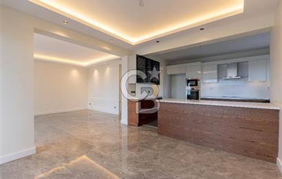 Karşıyaka 360 Sitesi Yüksek Vadi Evlerinde Büyük Tip Satılık 4+1