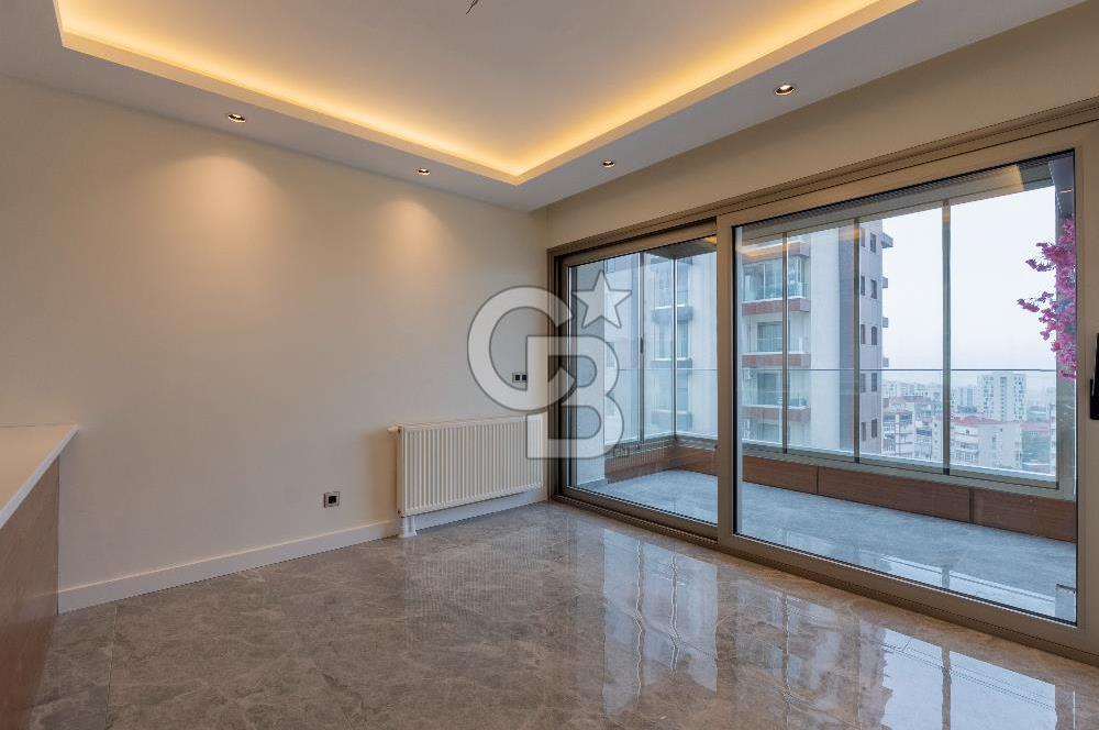 Karşıyaka 360 Sitesi Yüksek Vadi Evlerinde Büyük Tip Satılık 4+1