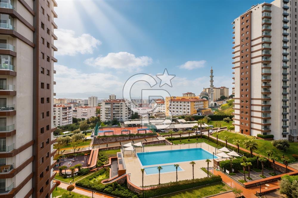 Karşıyaka 360 Sitesi Yüksek Vadi Evlerinde Büyük Tip Satılık 4+1