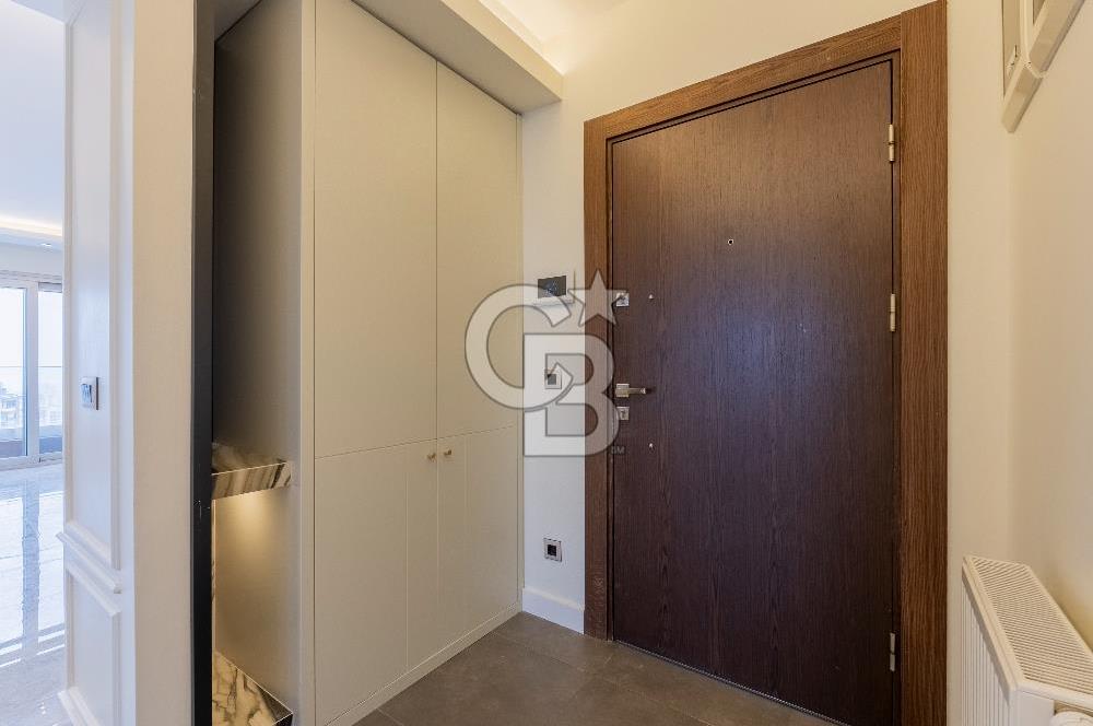 Karşıyaka 360 Sitesi Yüksek Vadi Evlerinde Büyük Tip Satılık 4+1