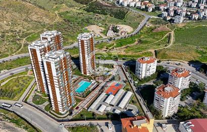 Karşıyaka 360 Sitesi Yüksek Vadi Evlerinde Büyük Tip Satılık 4+1