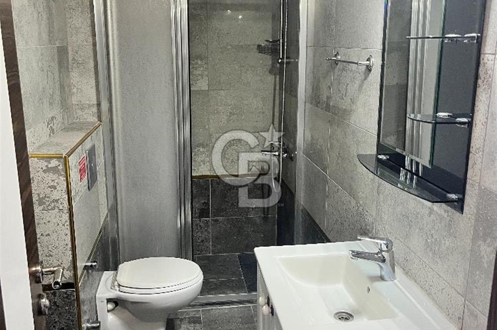 ÜNİVERSİTE MAHALLESİ'NDE ANA CADDE ÜZERİNDE SATILIK 2+1 DAİRE