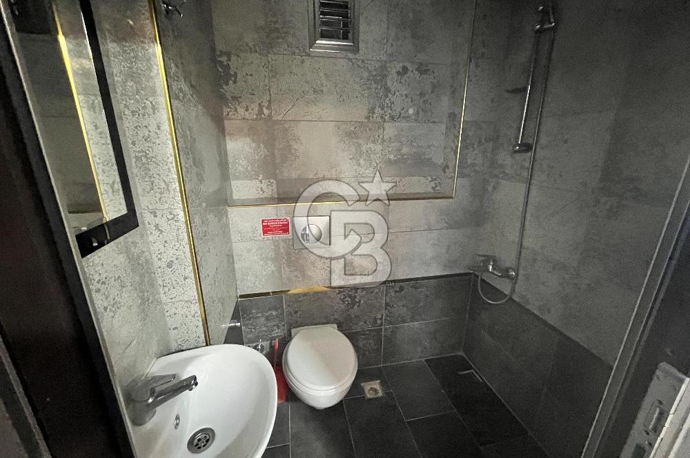 ÜNİVERSİTE MAHALLESİ'NDE ANA CADDE ÜZERİNDE SATILIK 2+1 DAİRE