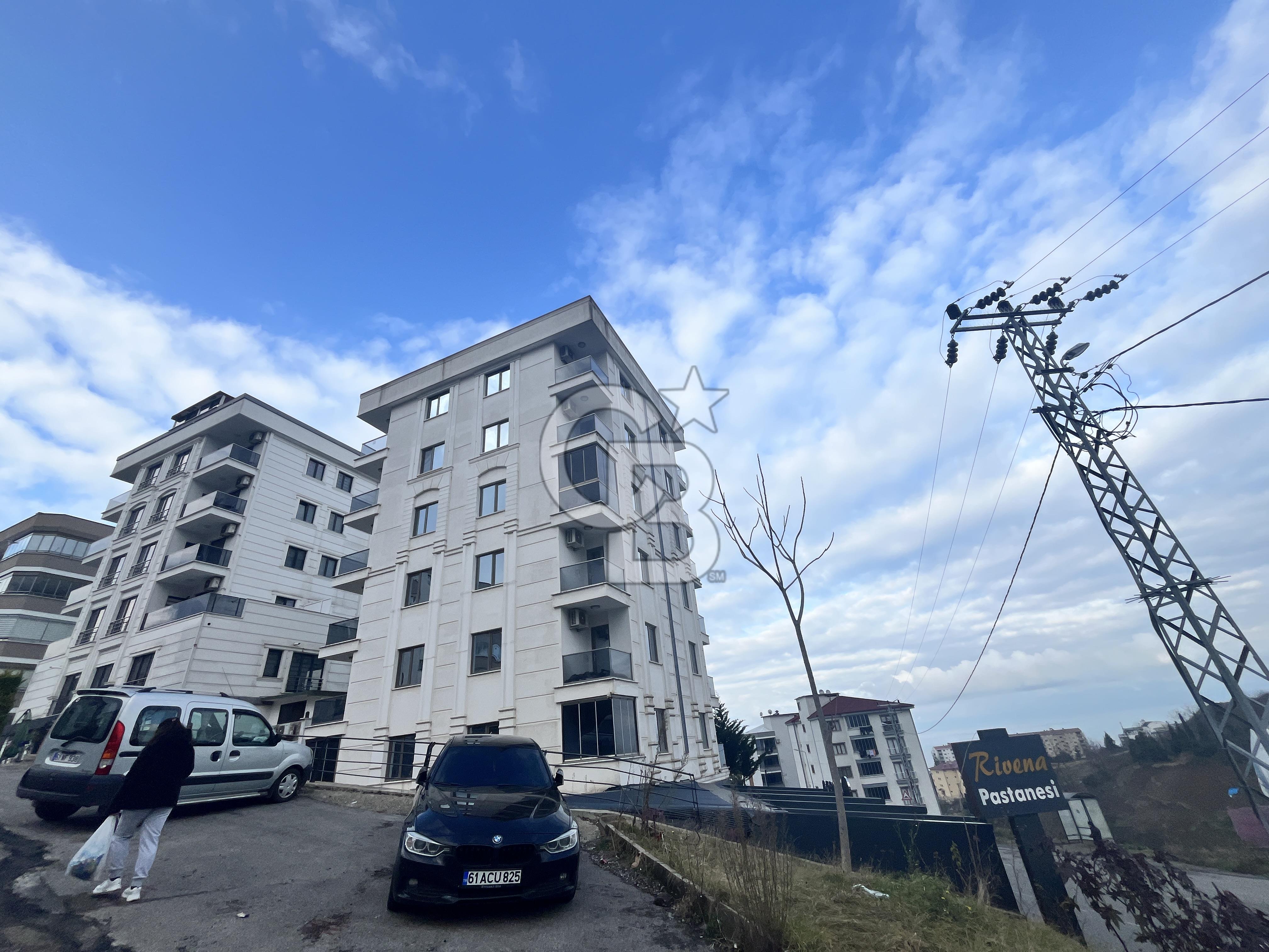 ÜNİVERSİTE MAHALLESİ'NDE ANA CADDE ÜZERİNDE SATILIK 2+1 DAİRE