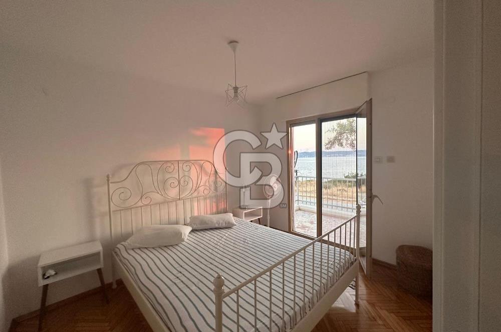 Çeşme Ardıç Paşalimanı'nda Deniz Manzaralı Kiralık Villa 