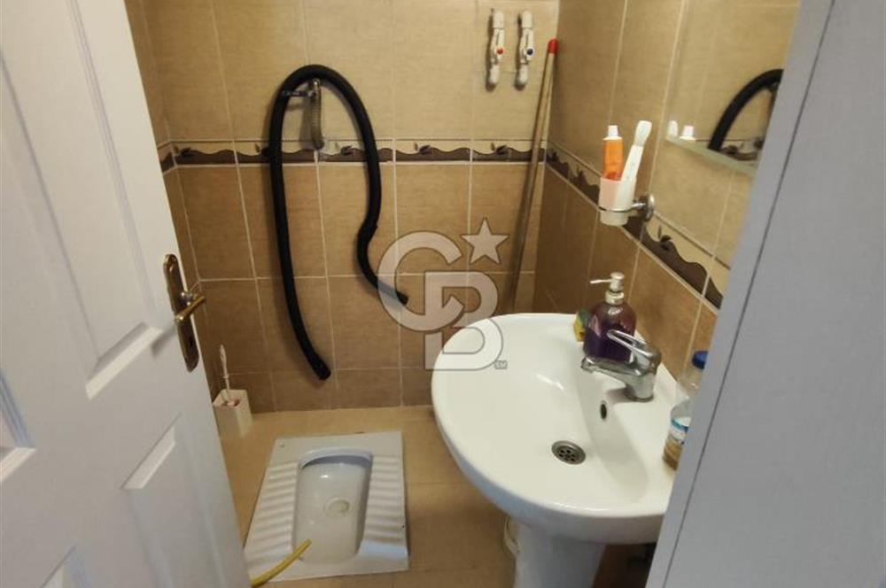 Korkuteli Merkez Uzunoluk'ta Satılık 2+1 Katta,Ayrı Mutfak