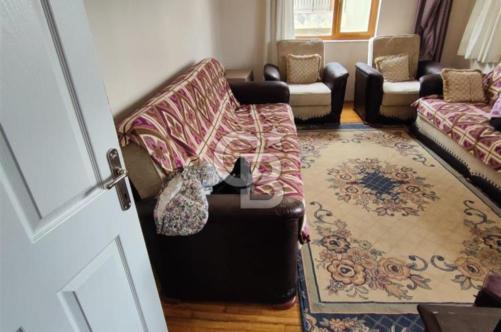 Korkuteli Merkez Uzunoluk'ta Satılık 2+1 Katta,Ayrı Mutfak