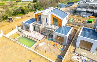 PRİVATUS URLA PROJESİNDEN ÖZEL TASARIM 5+2 SATILIK VİLLA