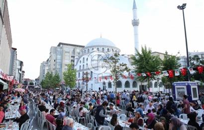 TABELA DEĞERİ YÜKSEK KUYUMCU FAST FOOD A UYGUN YÜRÜYÜŞ YOLUNDA