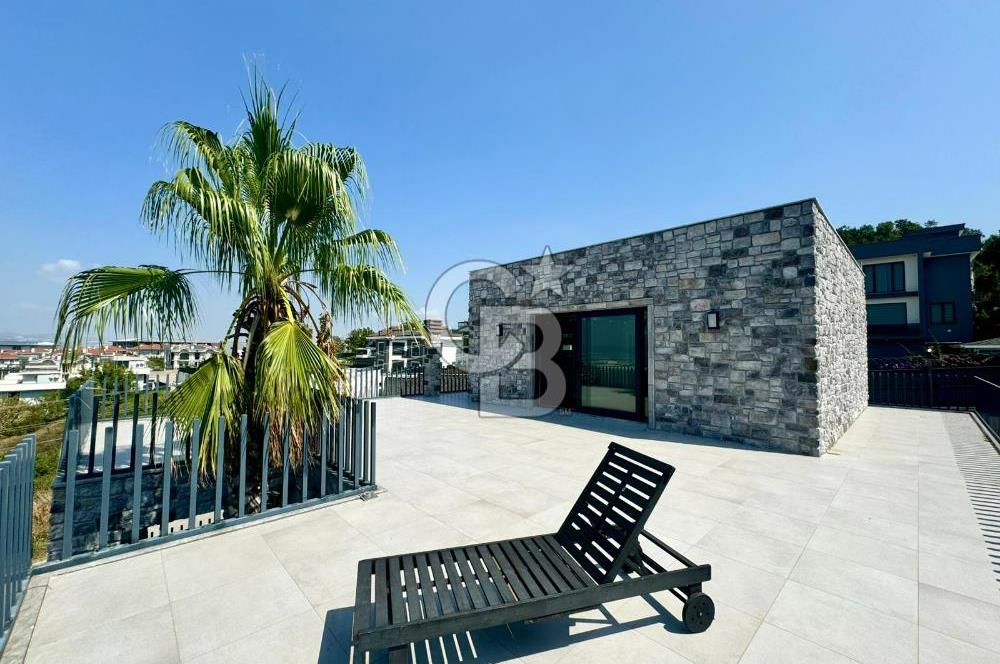 BAŞİSKELE DAMLAR'DA ÖZEL TASARIM 7+1 SATILIK LÜKS VİLLA