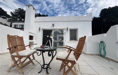 Bodrum Torba Satılık Deniz Manzaralı Kapalı Garaj Tripleks Villa 