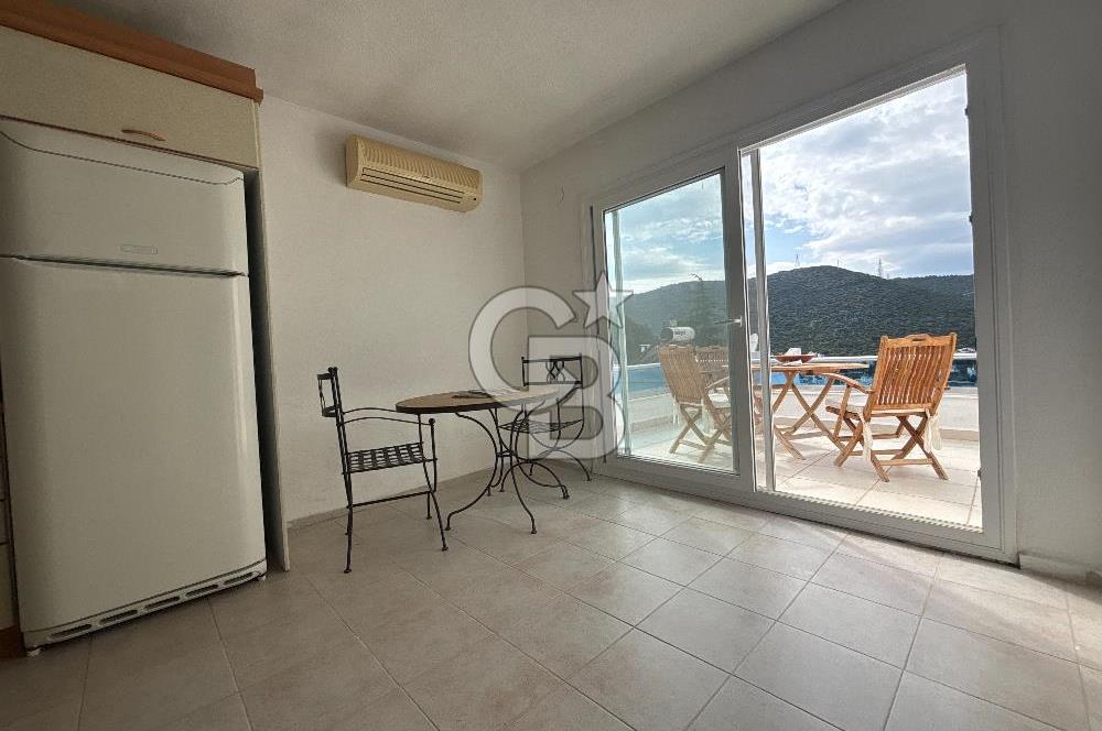 Bodrum Torba Satılık Deniz Manzaralı Kapalı Garaj Tripleks Villa 