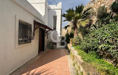 Bodrum Torba Satılık Deniz Manzaralı Kapalı Garaj Tripleks Villa 