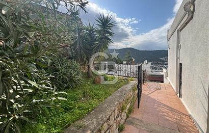 Bodrum Torba Satılık Deniz Manzaralı Kapalı Garaj Tripleks Villa 