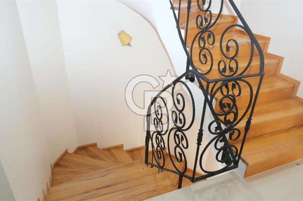 Bahçeli Yeşil Vadi Sitesi Satılık Köşe Villa