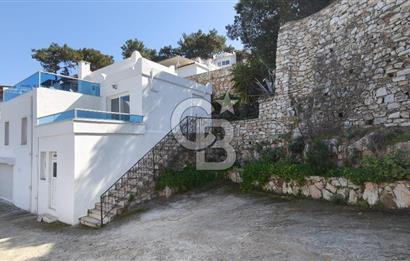 Bodrum Torba Satılık Deniz Manzaralı Kapalı Garaj Tripleks Villa 