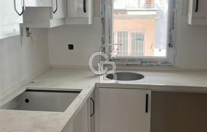 Karşıyaka Örnekköy'de Doğalgazlı, Asansörlü Sıfır 1+1 Daire