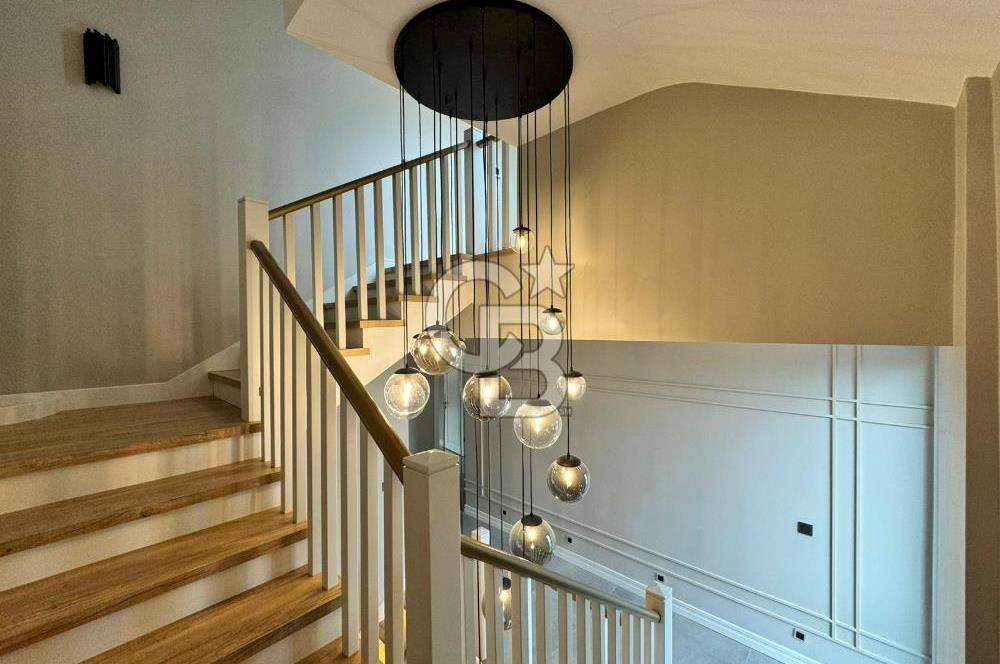 BAŞİSKELE DAMLAR'DA ÖZEL TASARIM 7+1 SATILIK LÜKS VİLLA