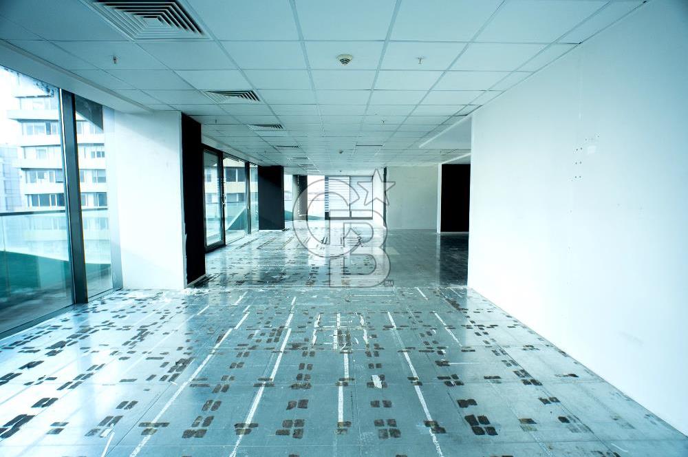 E-5 METRO ÇIKIŞI METRO OFİS'TE KİRALIK GENİŞ OFİS