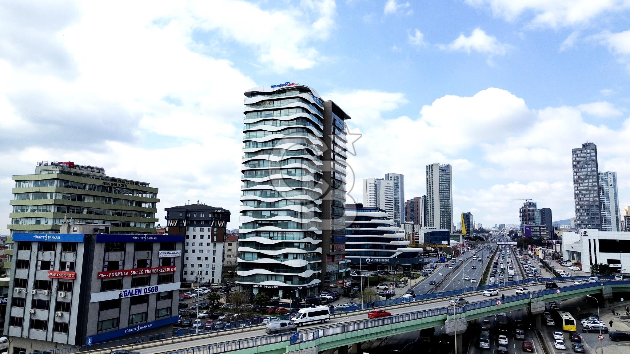 E-5 METRO ÇIKIŞI METRO OFİS'TE KİRALIK GENİŞ OFİS