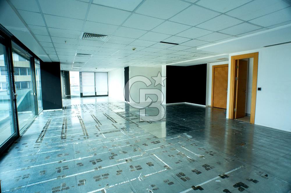 E-5 METRO ÇIKIŞI METRO OFİS'TE KİRALIK GENİŞ OFİS