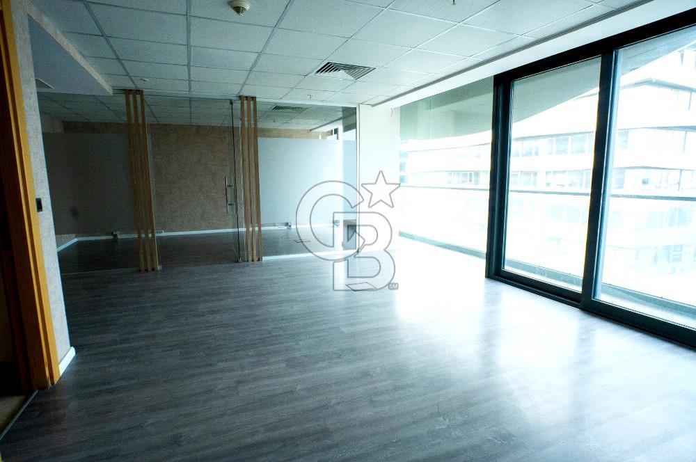 E-5 METRO ÇIKIŞI METRO OFİS'TE KİRALIK GENİŞ OFİS