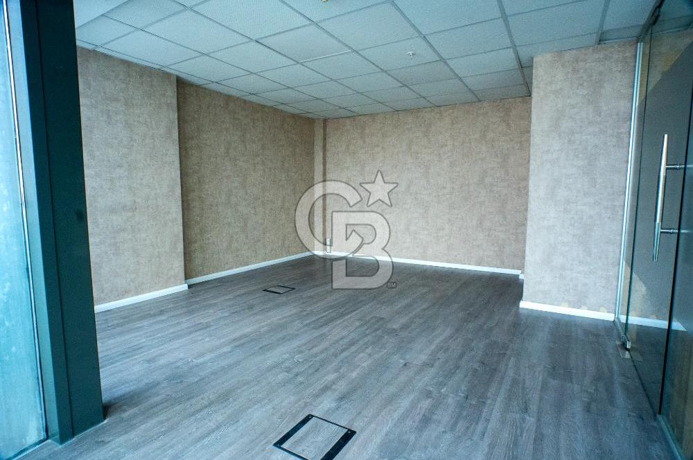 E-5 METRO ÇIKIŞI METRO OFİS'TE KİRALIK GENİŞ OFİS