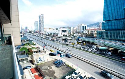 E-5 METRO ÇIKIŞI METRO OFİS'TE KİRALIK GENİŞ OFİS