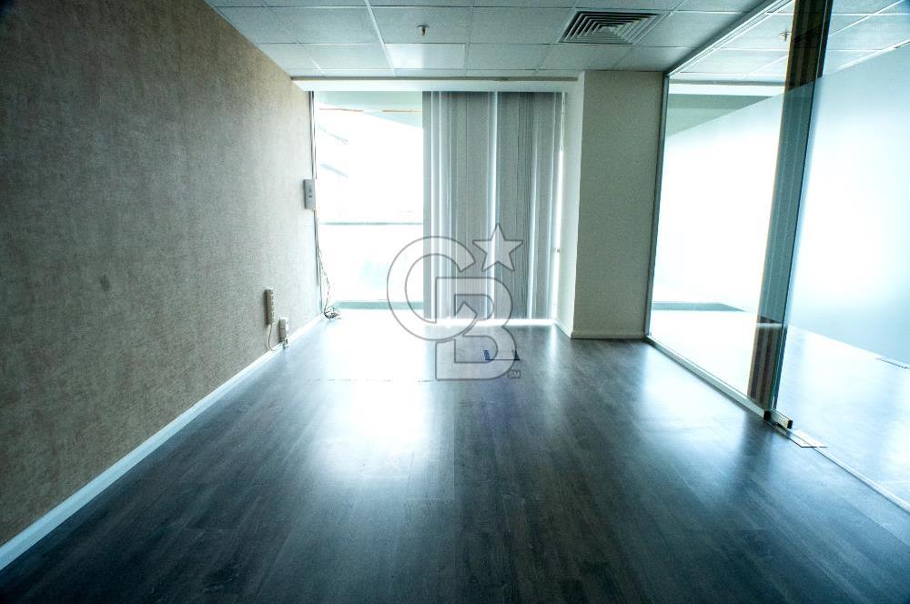 E-5 METRO ÇIKIŞI METRO OFİS'TE KİRALIK GENİŞ OFİS