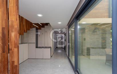 Kuşadası Karaova'da Özel Havuzlu Lüks Malikane