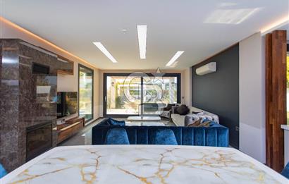 Kuşadası Karaova'da Özel Havuzlu Lüks Malikane