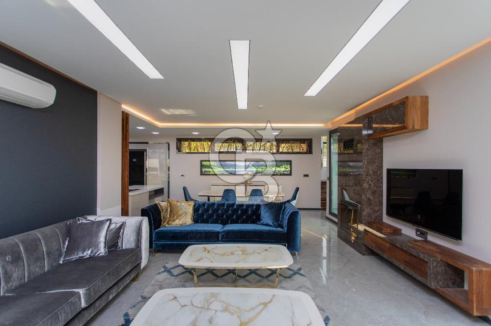 Kuşadası Karaova'da Özel Havuzlu Lüks Malikane