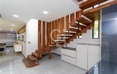 Kuşadası Karaova'da Özel Havuzlu Lüks Malikane